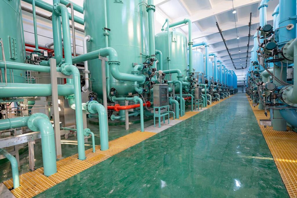 Chemical refinery equipment